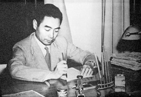 股票正规配资 1950年周总理视察南京，委托刘伯承办一件事：打听一下鲍靖中下落