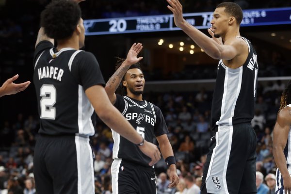 网络配资 本世纪60+胜赛季次数：马刺7次断档领先 绿军4次 勇士&雷霆3次